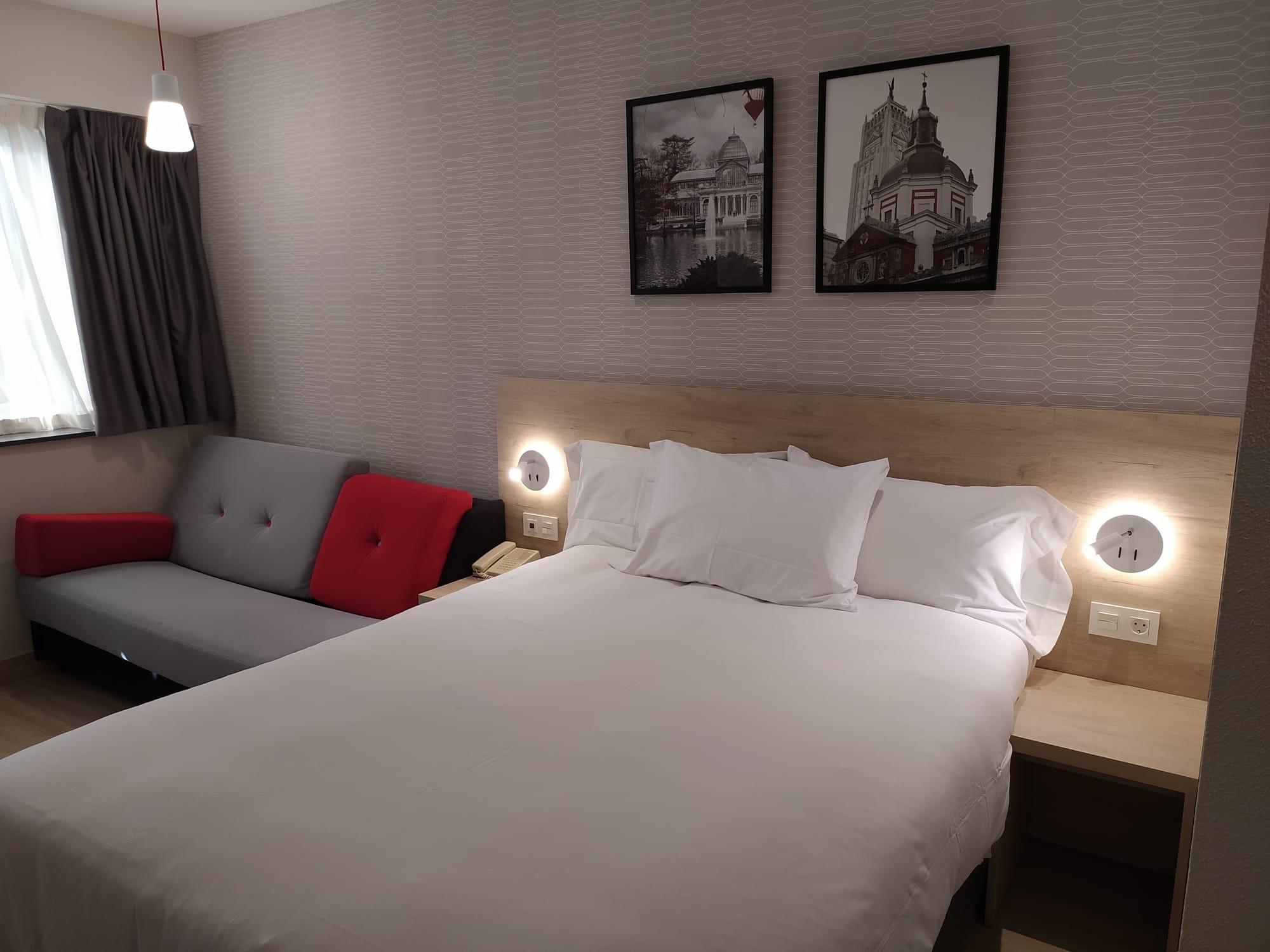 Ramada By Wyndham Madrid Tres Cantos Zewnętrze zdjęcie