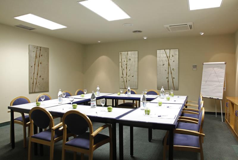 Ramada By Wyndham Madrid Tres Cantos Zewnętrze zdjęcie