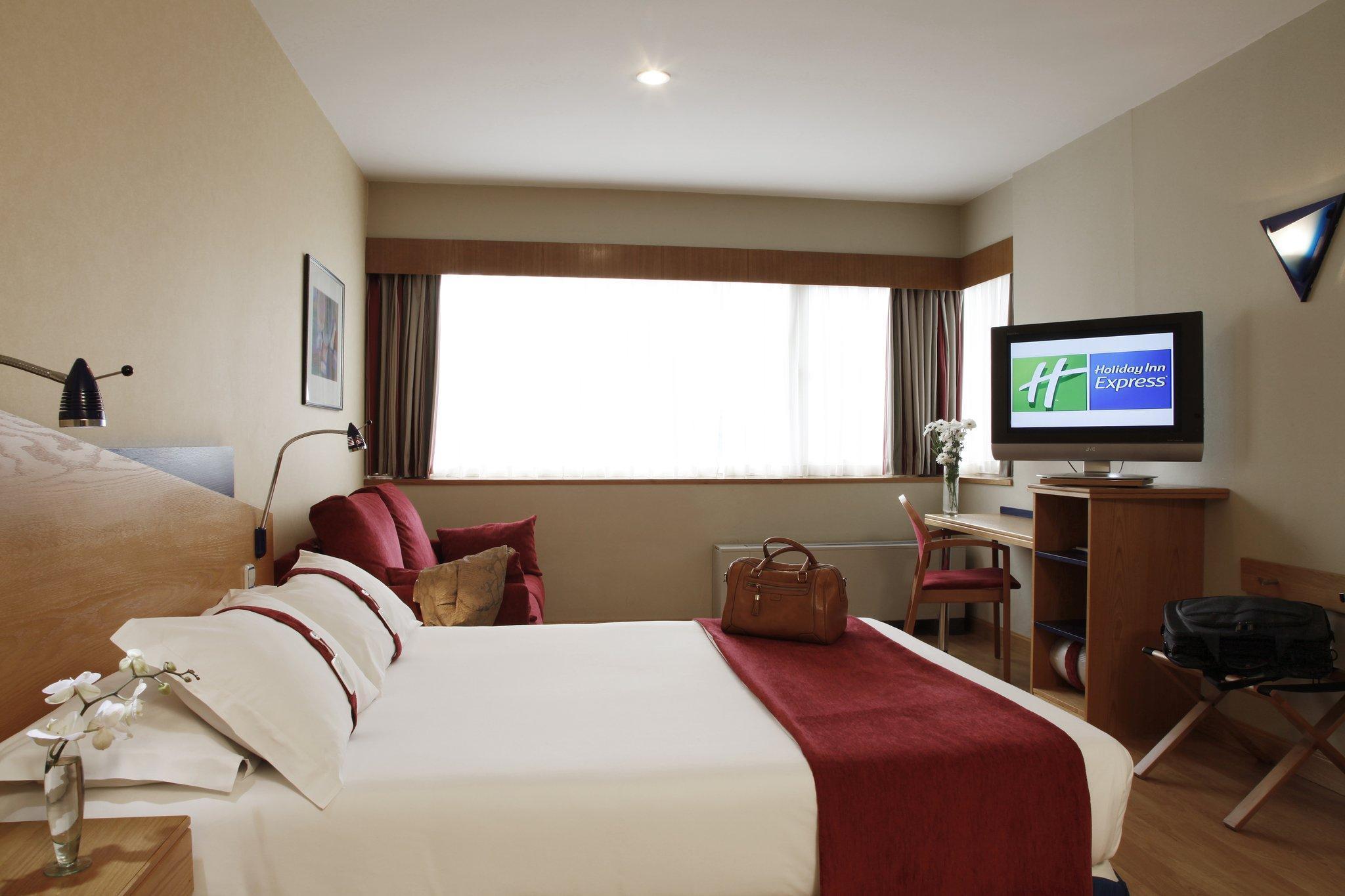 Ramada By Wyndham Madrid Tres Cantos Zewnętrze zdjęcie