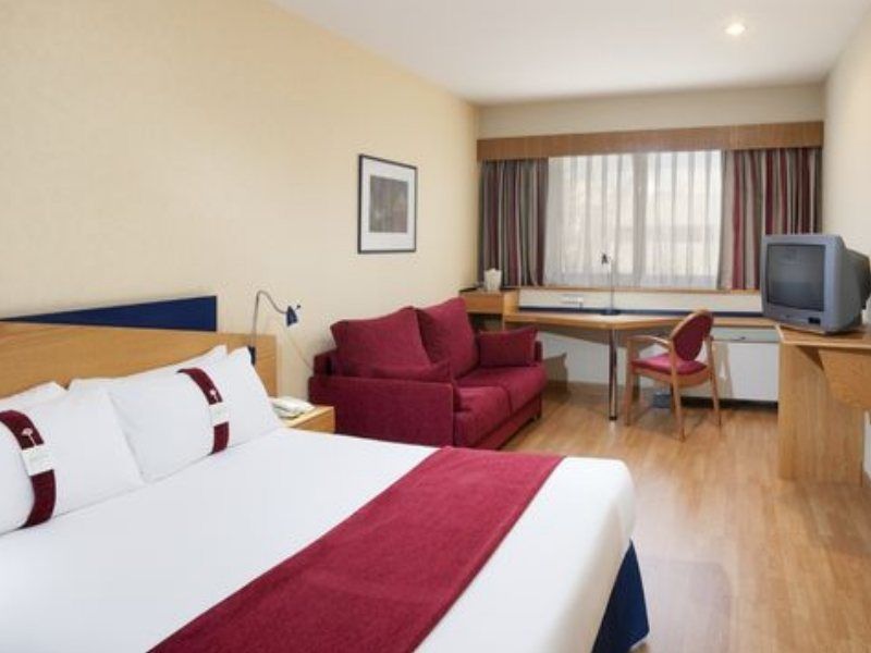 Ramada By Wyndham Madrid Tres Cantos Zewnętrze zdjęcie